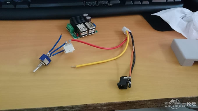 点击查看原图 嫌移动电源不给力?来大的才好玩 12v转降压5v数显手机充电器 视