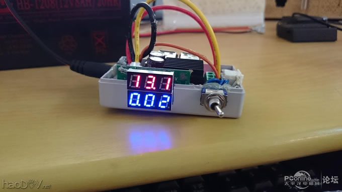 点击查看原图 嫌移动电源不给力?来大的才好玩 12v转降压5v数显手机充电器 视
