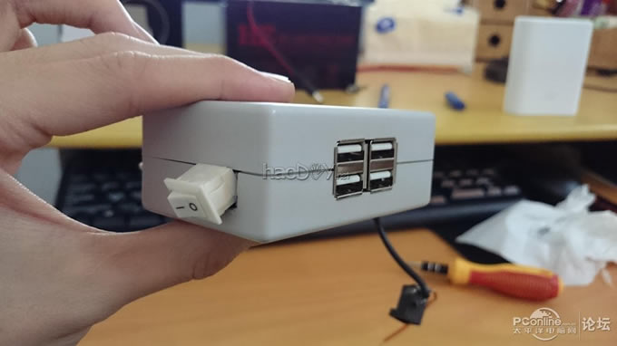 点击查看原图 嫌移动电源不给力?来大的才好玩 12v转降压5v数显手机充电器 视