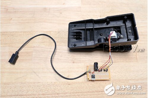 脚踏发电机制作手机数码产品充电器