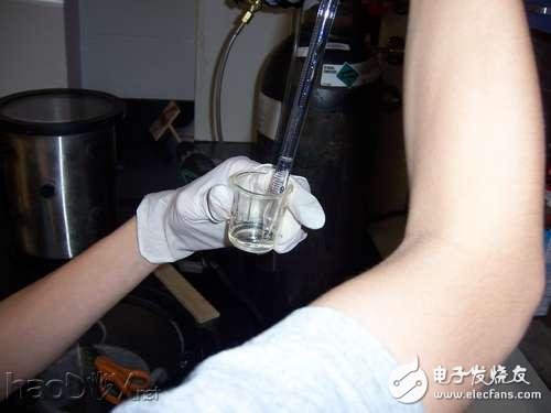 牛人教你制造超大号“卖萌”巨型LED灯