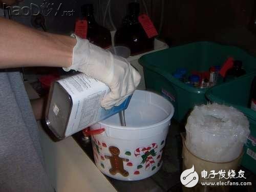 牛人教你制造超大号“卖萌”巨型LED灯