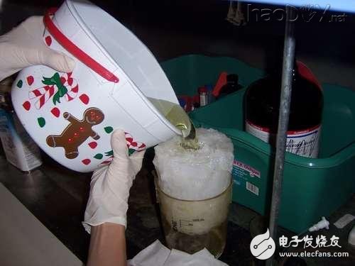 牛人教你制造超大号“卖萌”巨型LED灯