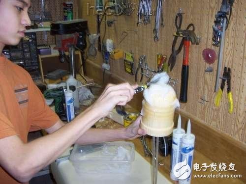 牛人教你制造超大号“卖萌”巨型LED灯