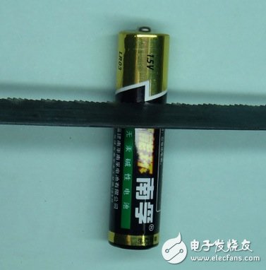 大蒜生物电池点亮LED达45天