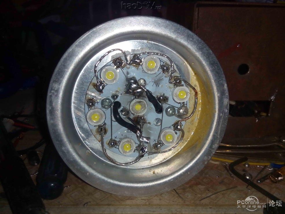 点击查看原图 一只坏LED射灯改装便携式射灯