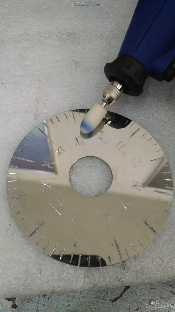 点击查看原图 硬盘变身记!LZ 怒改复古表电子钟