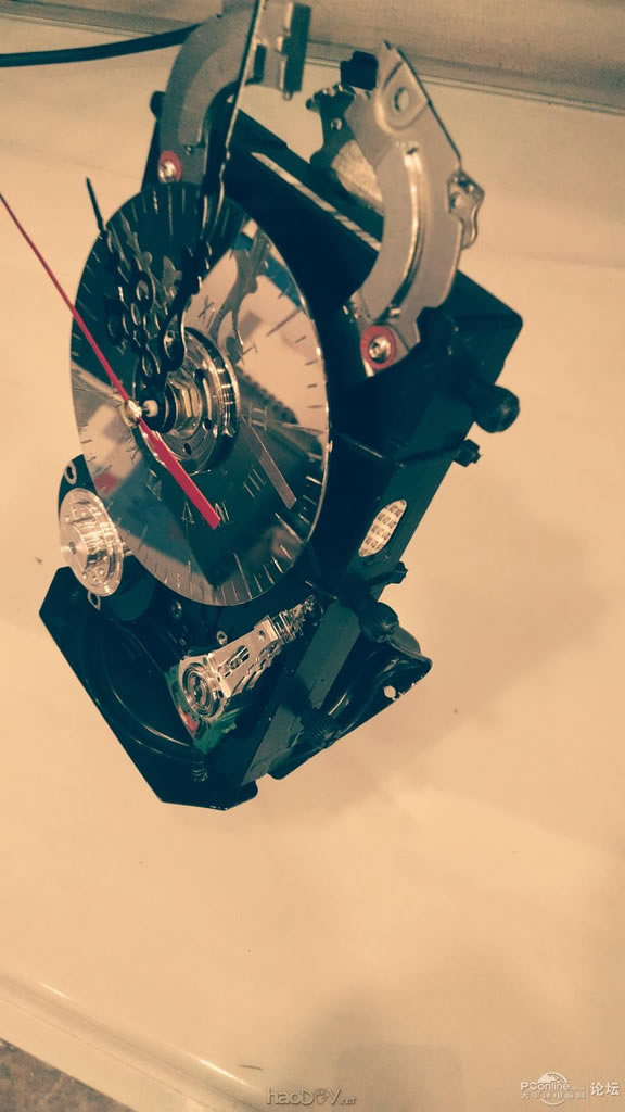 点击查看原图 硬盘变身记!LZ 怒改复古表电子钟