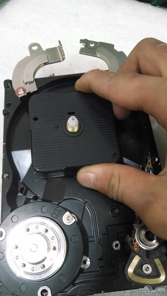 点击查看原图 硬盘变身记!LZ 怒改复古表电子钟