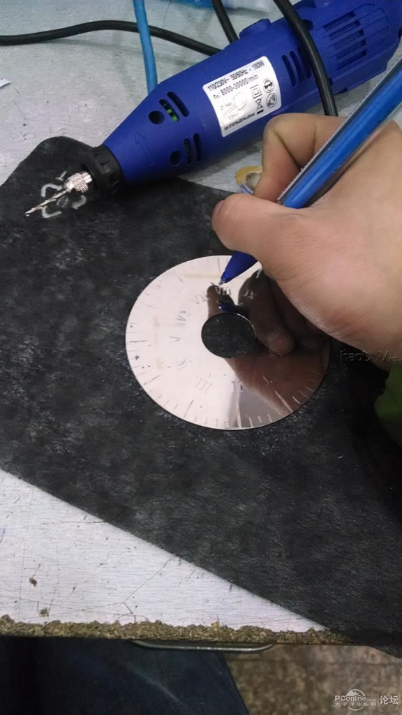 点击查看原图 硬盘变身记!LZ 怒改复古表电子钟