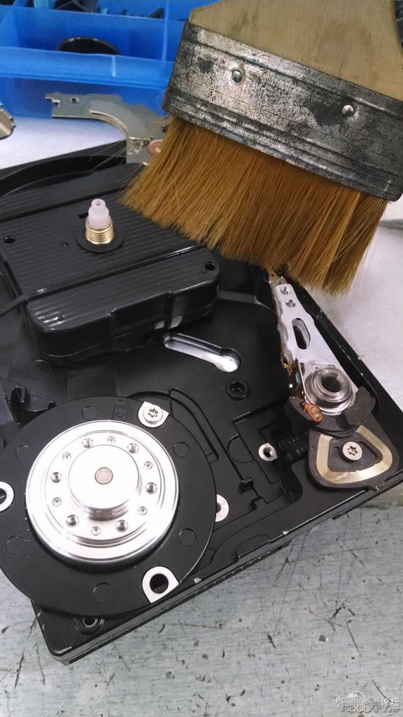 点击查看原图 硬盘变身记!LZ 怒改复古表电子钟