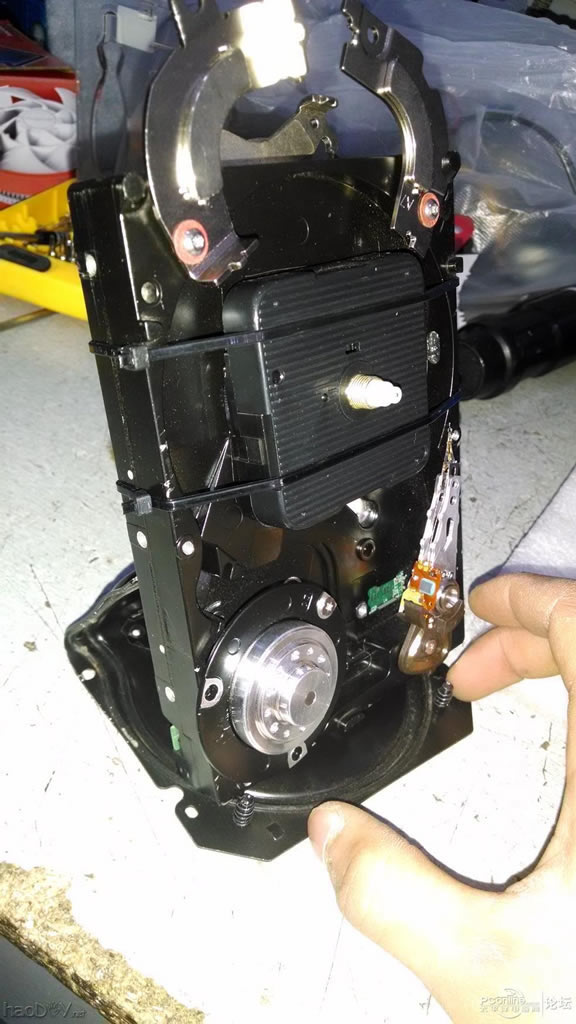 点击查看原图 硬盘变身记!LZ 怒改复古表电子钟