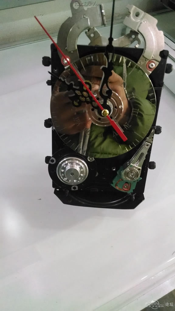 点击查看原图 硬盘变身记!LZ 怒改复古表电子钟