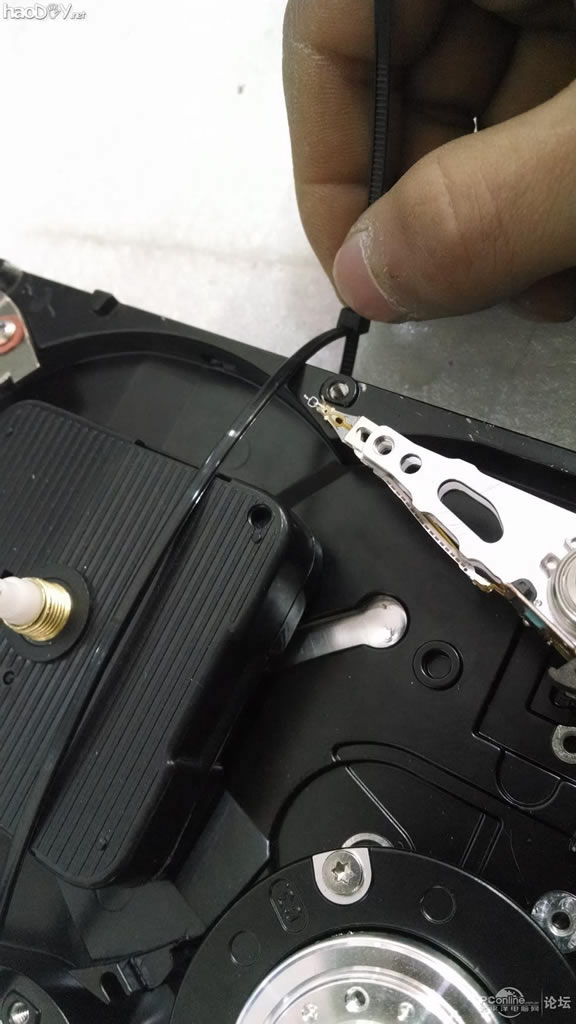 点击查看原图 硬盘变身记!LZ 怒改复古表电子钟