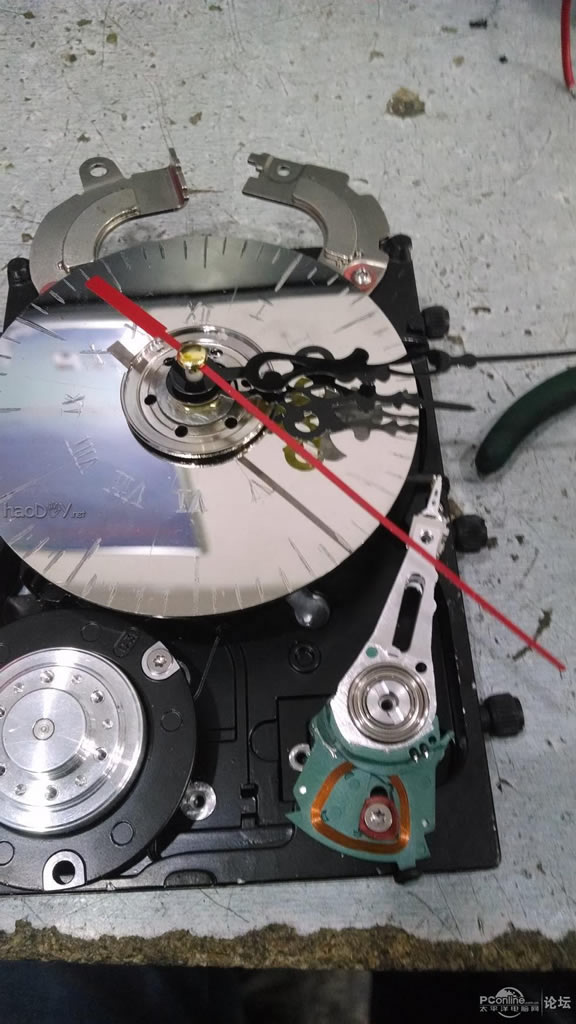 点击查看原图 硬盘变身记!LZ 怒改复古表电子钟
