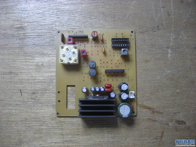 IMG_6192.jpg FM-大号2P3收音机精心制作