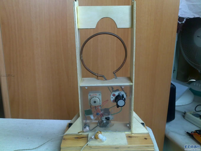 外形 “劫频济幅”的FM/AM矿石收音机