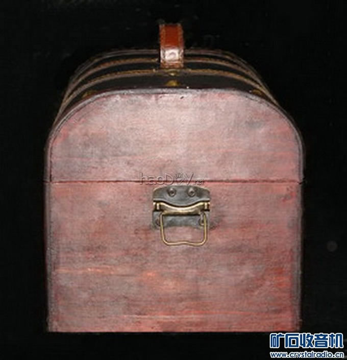 机箱侧面.jpg 花蓝线圈便携式矿石收音机