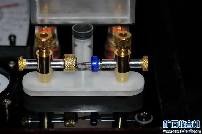 活动矿石架.jpg 花蓝线圈便携式矿石收音机