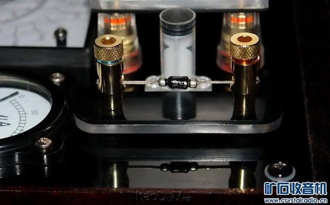检波管测试架.jpg 花蓝线圈便携式矿石收音机