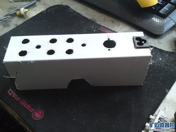 后边是端子盒与整流供电部分 后边是端子盒与整流供电部分