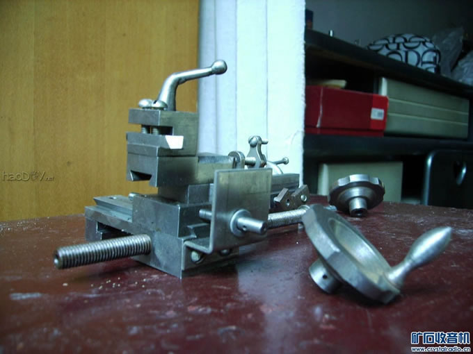 托板及刀架.JPG 我也发个小车床制作