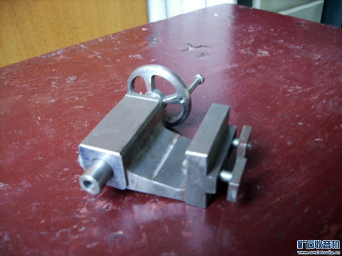 1 (10).JPG 我也发个小车床制作