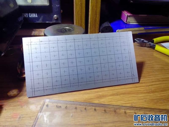 做好网格和打好定位孔 做好网格和打好定位孔