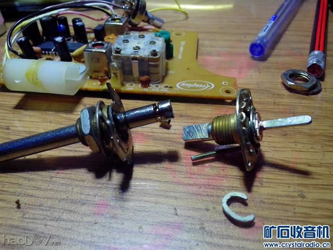 原来想用的元件  后来只有了右边的 原来想用的元件  后来只有了右边的