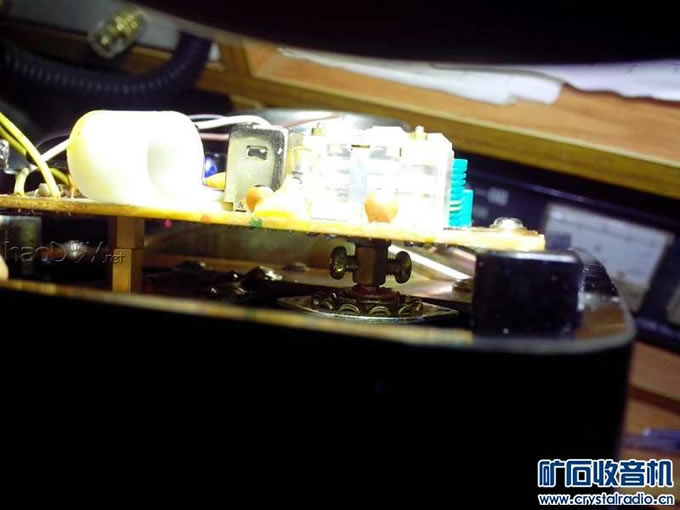 电路板不会有机械变形就很好了 MF500型万用表改造的收音机!!