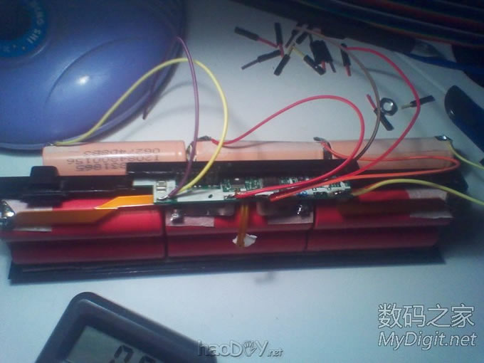 联想Y450笔记本电脑成功换电芯锂电池