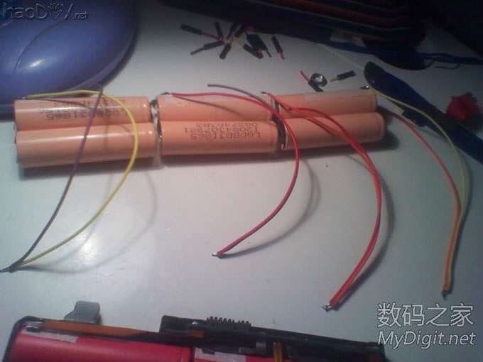 联想Y450笔记本电脑成功换电芯锂电池