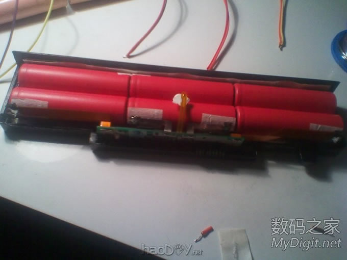 联想Y450笔记本电脑成功换电芯锂电池