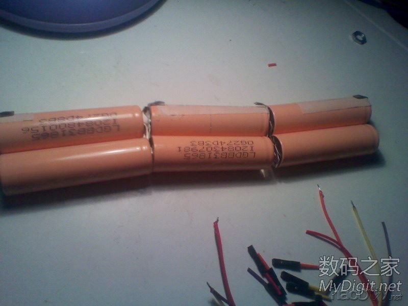 联想Y450笔记本电脑成功换电芯锂电池