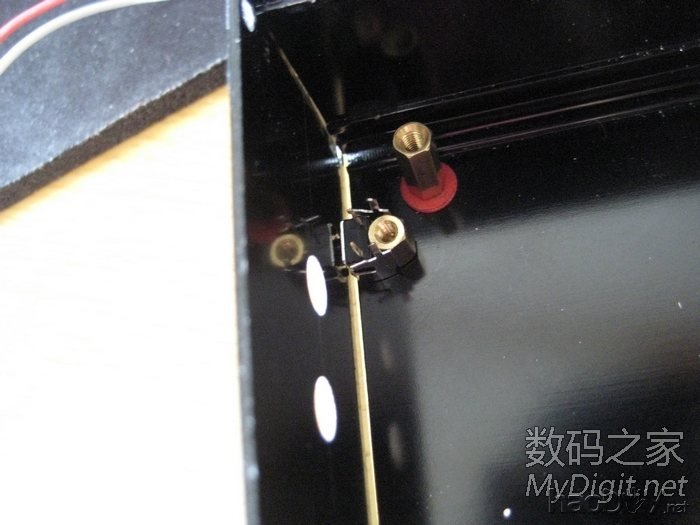 手工打造全金属迷你下载机,手掌大小