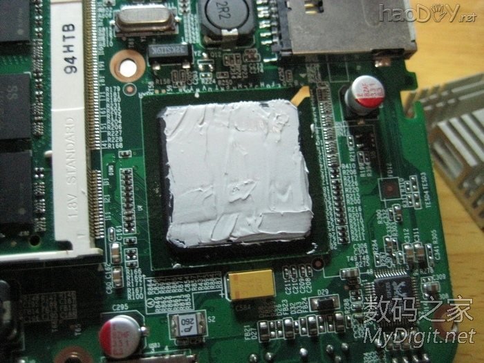 手工打造全金属迷你下载机,手掌大小