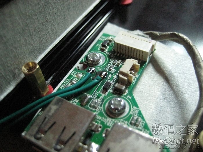 手工打造全金属迷你下载机,手掌大小