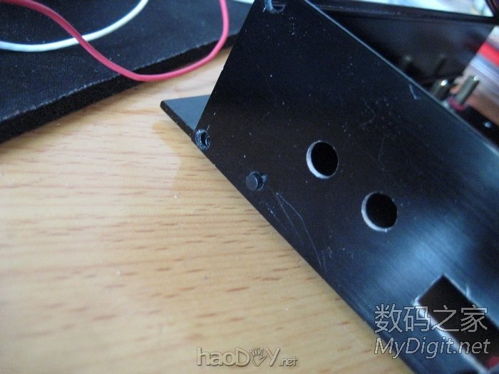 手工打造全金属迷你下载机,手掌大小