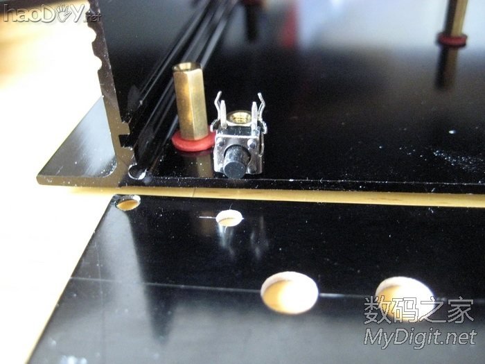 手工打造全金属迷你下载机,手掌大小