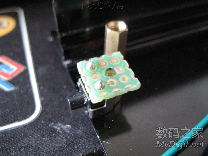 手工打造全金属迷你下载机,手掌大小