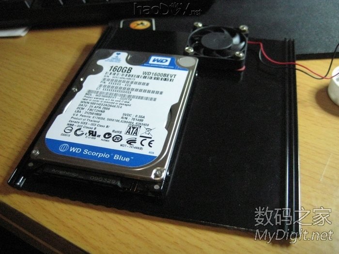 手工打造全金属迷你下载机,手掌大小