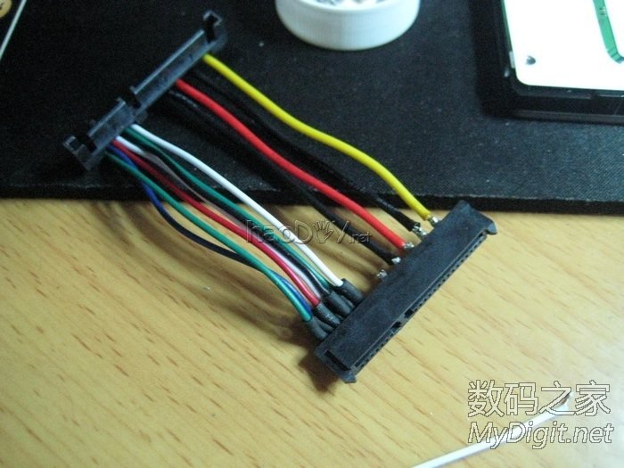 手工打造全金属迷你下载机,手掌大小