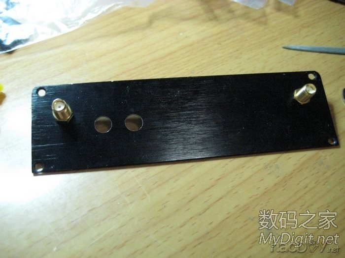 手工打造全金属迷你下载机,手掌大小