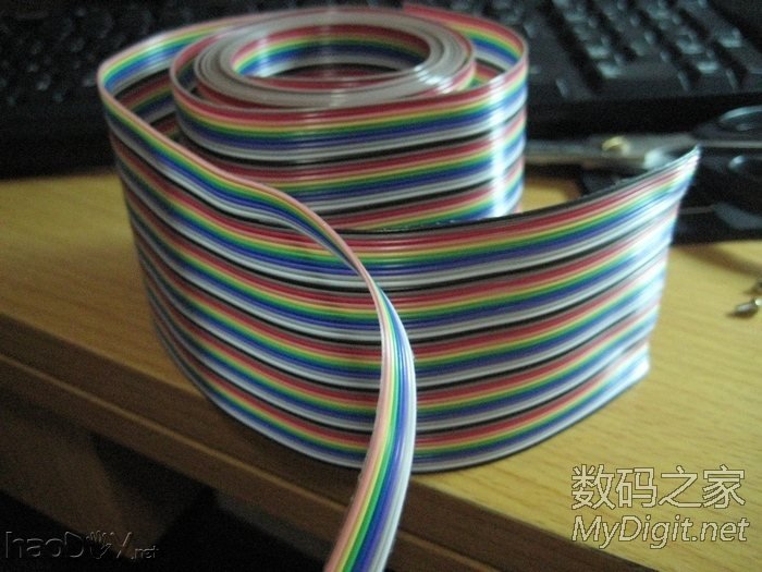 手工打造全金属迷你下载机,手掌大小