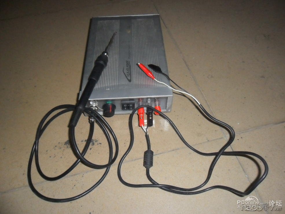 点击查看原图  废弃外置光驱盒纯手工打造多功能白菜白光焊台