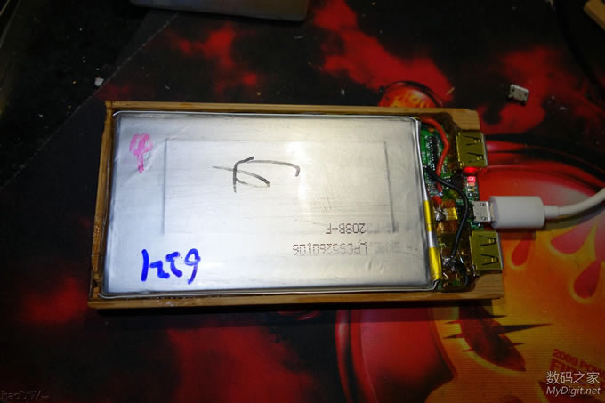 DIY竹壳移动电源