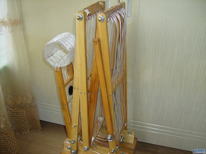 不用天地线的折叠式场效应管检波中波矿石收音机