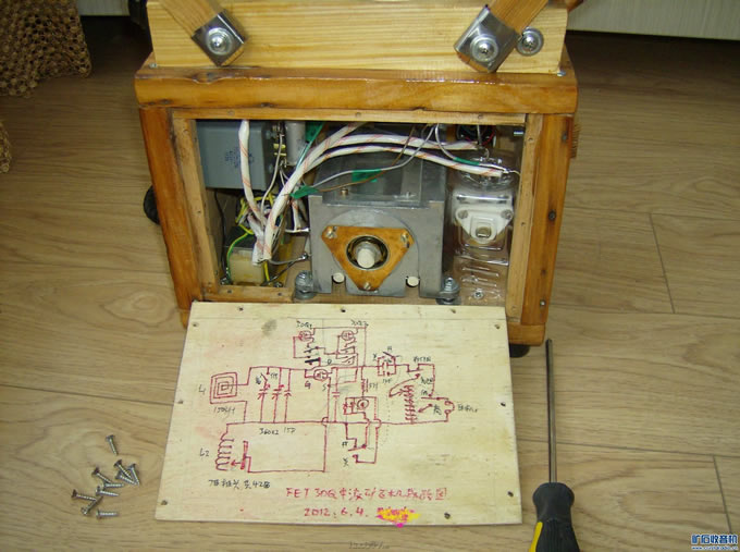 不用天地线的折叠式场效应管检波中波矿石收音机