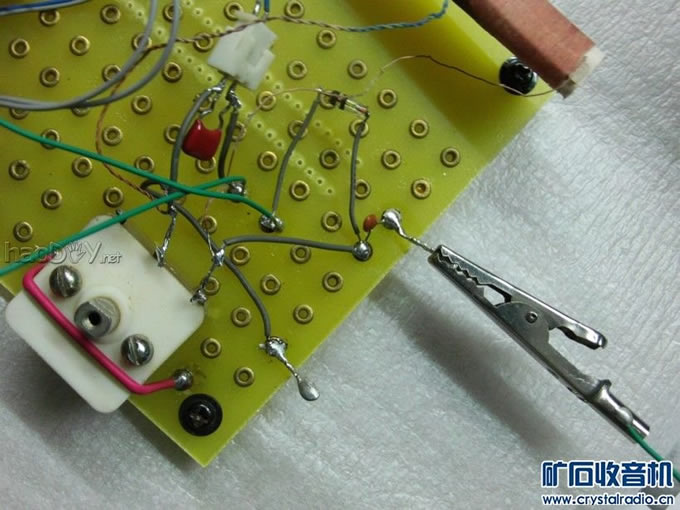 FILE0283.jpg 不花一分钱 只花一点时间 今天做了一台简易矿石收音机