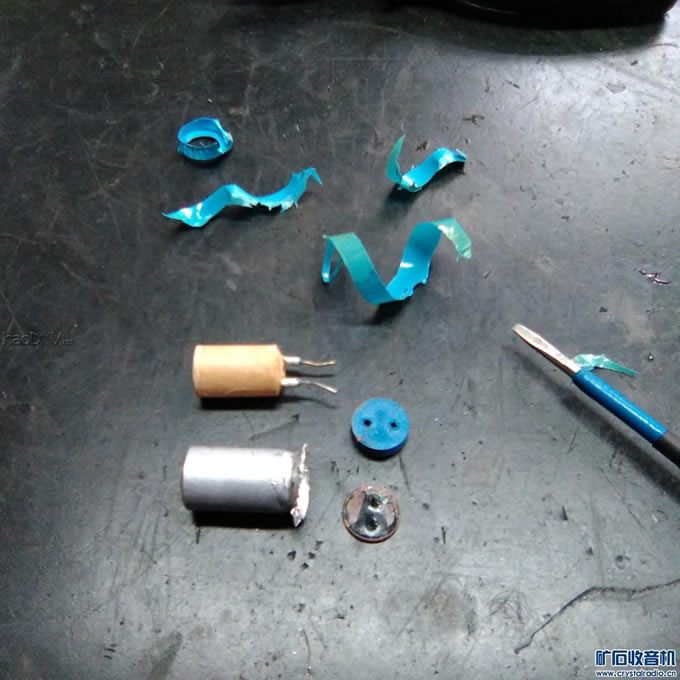 电容拆开了! SHH―350欧耳机改大喇叭